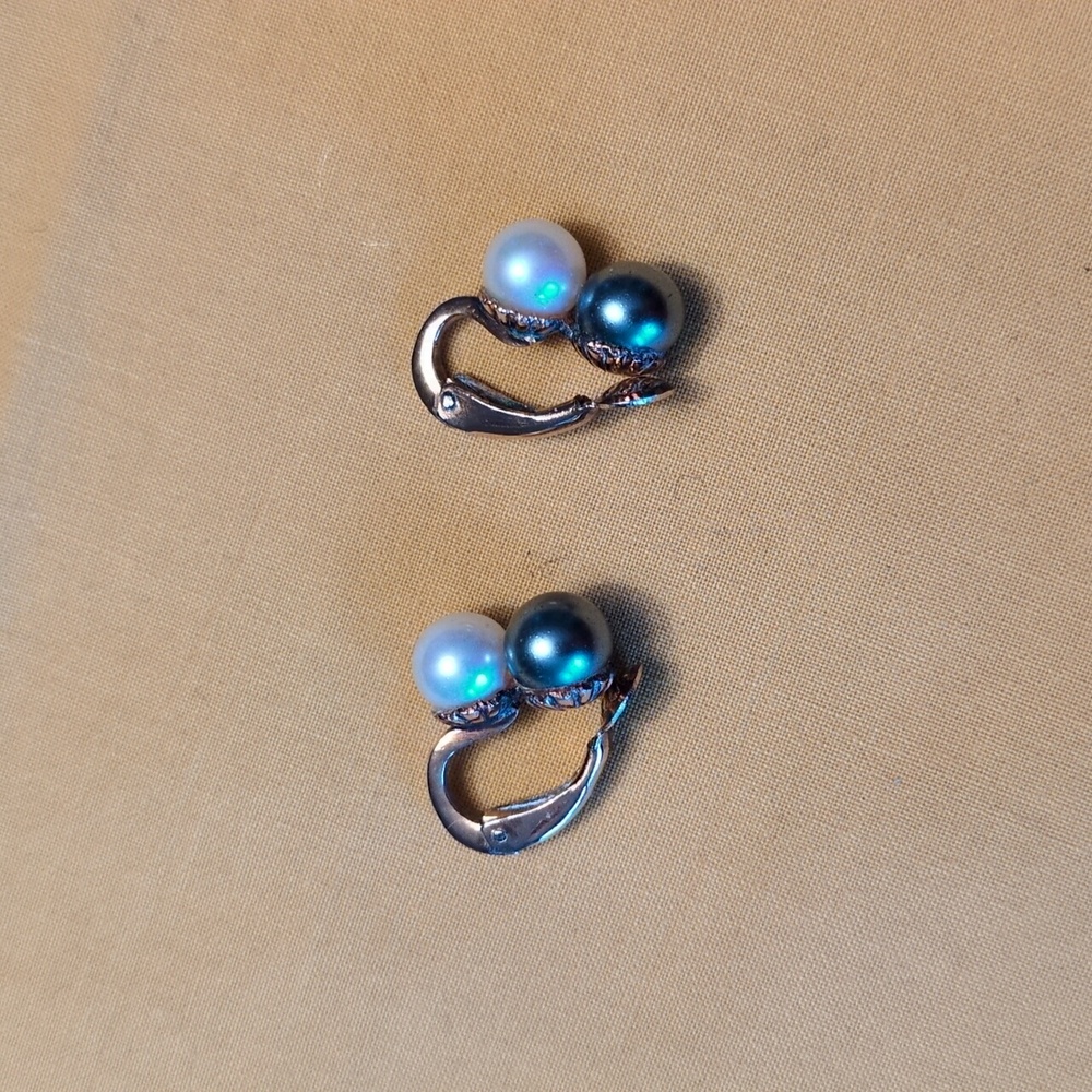 Vintage genuine Majorica faux pearl clip on earrings